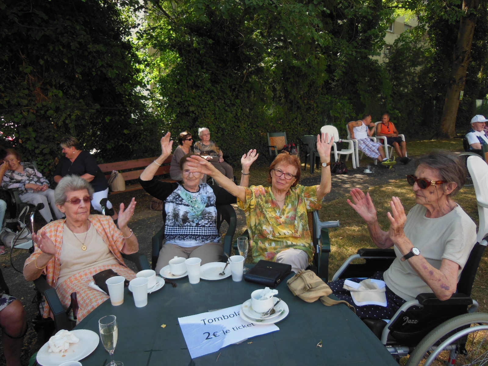 L&rsquo;EHPAD les Ecureuils fête l&rsquo;été !