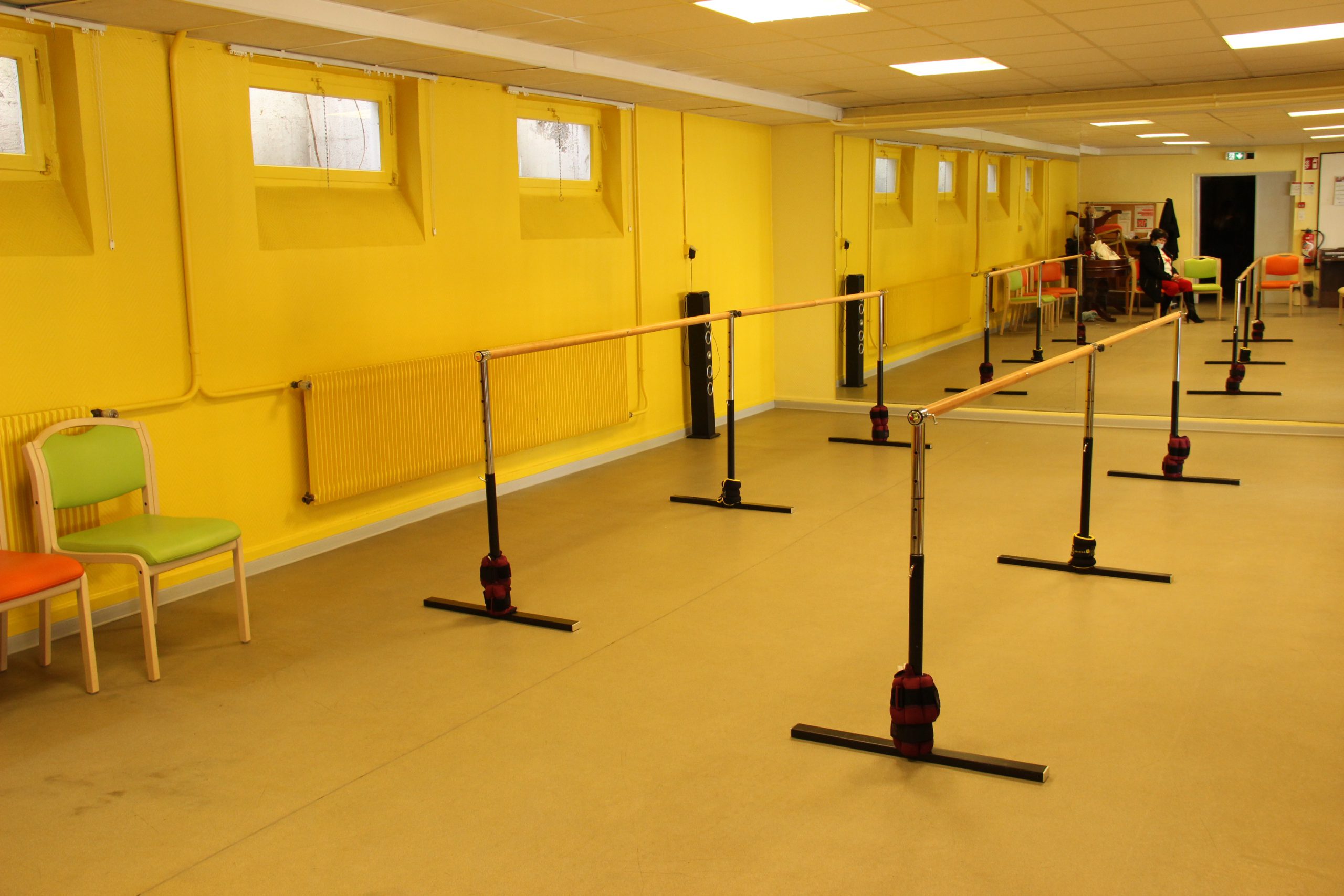 UN ACCUEIL DE JOUR ORGANISE DE LA DANSE ADAPTÉE POUR SENIORS EN PERTE D&rsquo;AUTONOMIE